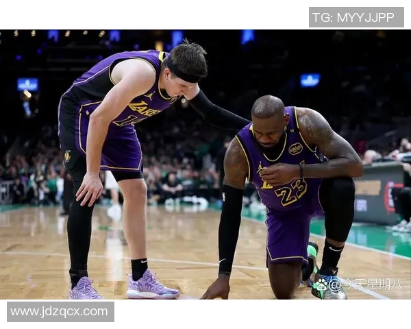 足球明星与詹姆斯的精彩对决视频引发热议引领体育圈新风潮 足球明星与詹姆斯的精彩对决视频引发热议引领体育圈新风潮