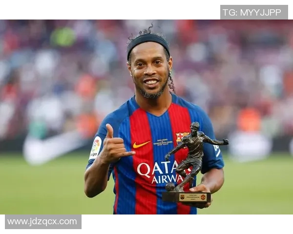 足球明星的传奇人生与绿茵场上的辉煌瞬间 足球明星的传奇人生与绿茵场上的辉煌瞬间