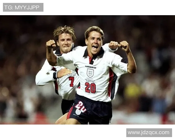 足球明星齐聚观摩欧文精彩比赛瞬间共赏足球魅力与激情 足球明星齐聚观摩欧文精彩比赛瞬间共赏足球魅力与激情